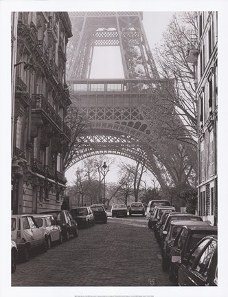 Framed Street View of La Tour Eiffel Print