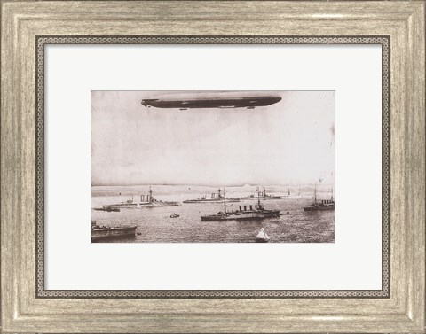 Framed Zeppelin - B&amp;W in the air Print