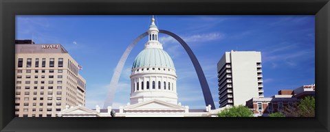 Framed Government building surrounded by Gateway Arch, Old Courthouse, St. Louis, Missouri, USA Print