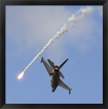 Framed F-16AM Fighting Falcon spitting Flare Print