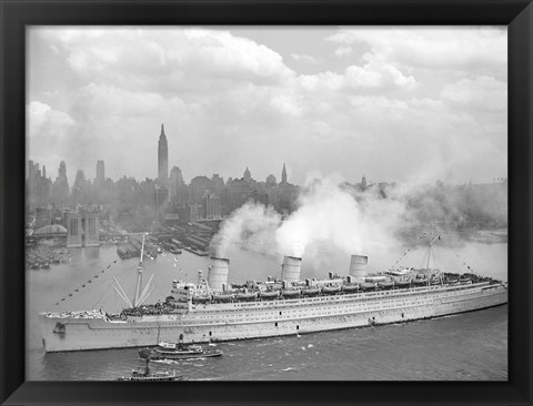 Framed RMS Queen Mary in New York Harbor Print