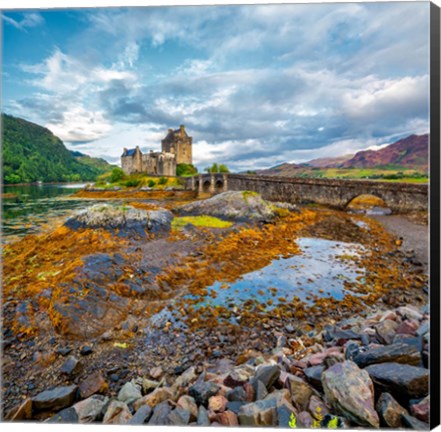 Framed Eilean Donan Castle Print