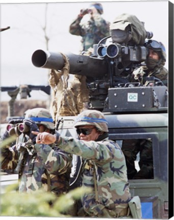 Framed South Korea, Soldiers Spot a Target Print