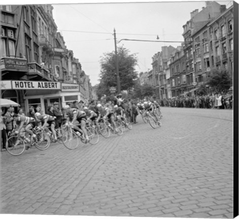 Framed Cyclists in action tour de france 1960 Print