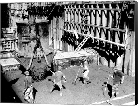 Framed Concrete workers on the Hoover dam Print