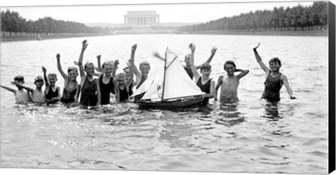 Framed Lincoln Memorial with children in the reflecting pool Print