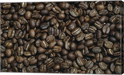 Framed Close-up of coffee beans Print