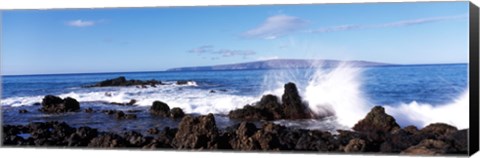 Framed Waves breaking on the rocks, Makena Beach, Maui, Hawaii, USA Print