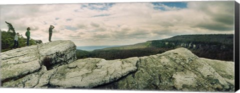 Framed Hikers on flat boulders at Gertrude&#39;s Nose hiking trail in Minnewaska State Park, Catskill Mountains, New York State, USA Print