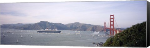Framed Cruise ship approaching a suspension bridge, RMS Queen Mary 2, Golden Gate Bridge, San Francisco, California, USA Print