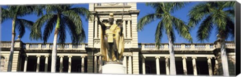 Framed Statue of King Kamehameha, Aliiolani Hale, Honolulu, Hawaii Print