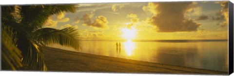 Framed Silhouette Of A Couple Standing On The Beach, Aitutaki, Cook Islands, French Polynesia Print