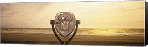 Framed Mechanical Viewer, Pacific Ocean, California, USA Print