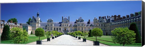 Framed Chateau de Fontainebleau Ile de France France Print