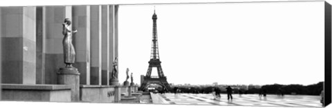 Framed Statues at a palace with a tower in the background, Eiffel Tower, Place Du Trocadero, Paris, Ile-De-France, France Print