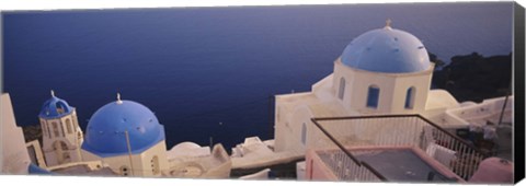 Framed High angle view of blue domed church at the coast, Oia, Santorini, Greece Print