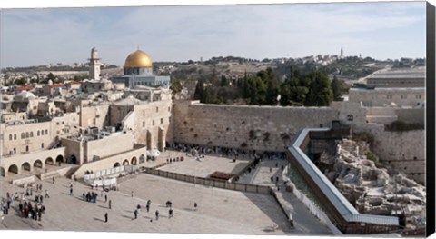 Framed Tourists praying at the Wailing Wall in Jerusalem, Israel Print