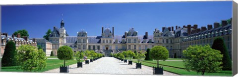 Framed Chateau de Fontainebleau Ile de France France Print