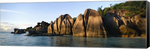 Framed Rock formations at the waterfront, Anse Source D&#39;argent Beach, La Digue Island, Seychelles Print