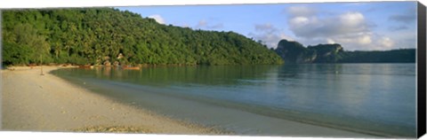 Framed Boat in the sea, Loh Dalam Bay, Phi Phi Islands, Thailand Print