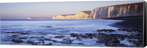 Framed Chalk cliffs at seaside, Seven sisters, Birling Gap, East Sussex, England Print