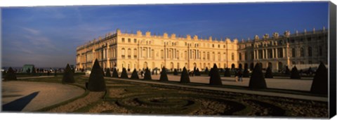 Framed Formal garden in front of a castle, Chateau de Versailles, Versailles, Paris, Ile-de-France, France Print