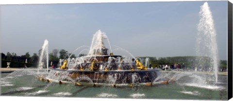 Framed Fountain in a garden, Bassin De Latone, Versailles, Paris, Ile-de-France, France Print