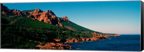 Framed Red rocks in the late afternoon summer light at coast, Esterel Massif, French Riviera, Provence-Alpes-Cote d&#39;Azur, France Print