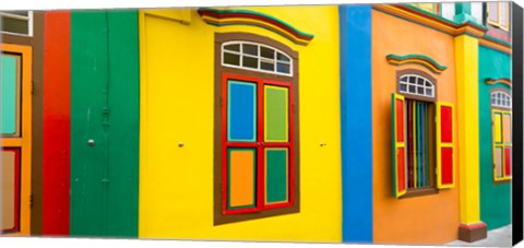 Framed Colorful building in Little India, Singapore Print