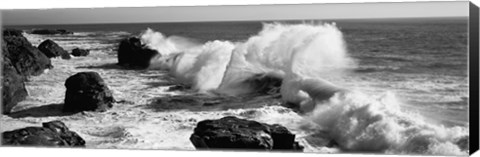 Framed Waves breaking on the coast, Santa Cruz, California (black and white) Print