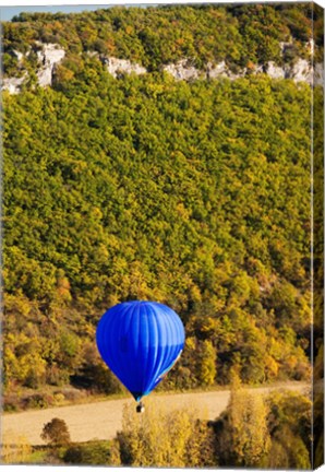 Framed Elevated view of hot air balloon over Dordogne River Valley, Castelnaud-la-Chapelle, Dordogne, Aquitaine, France Print