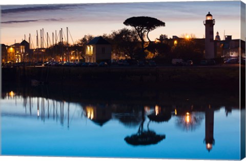 Framed La Rochelle Port Lighthouse, Charente-Maritime, Poitou-Charentes, France Print