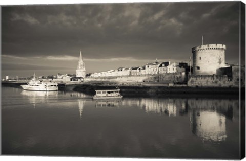 Framed Tour de la Lanterne, La Rochelle, Charente-Maritime, Poitou-Charentes, France (black and white) Print