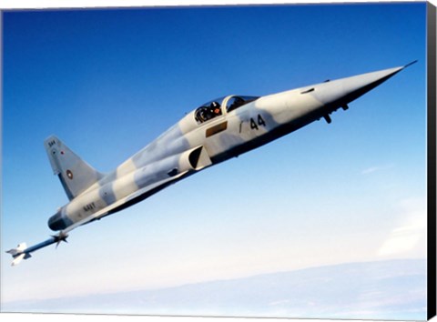 Framed F-5E Tiger II in flight Print