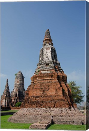 Framed Wat Chaiwatthanaram Buddhist monastery, Chedi and Prang temples, Bangkok, Thailand Print