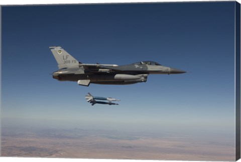 Framed F-16 Fighting Falcon Releases two GBU-12&#39;s Print