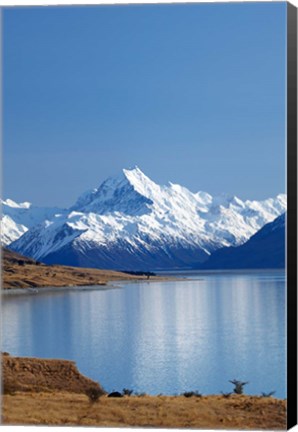 Framed Aoraki Mount Cook and Lake Pukaki, Mackenzie Country, South Canterbury, South Island, New Zealand Print