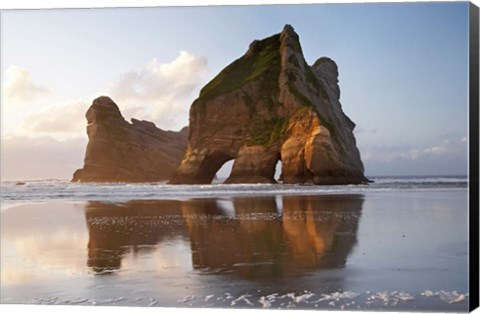 Framed Rock Formation, Archway Island, South Island, New Zealand (horizontal) Print