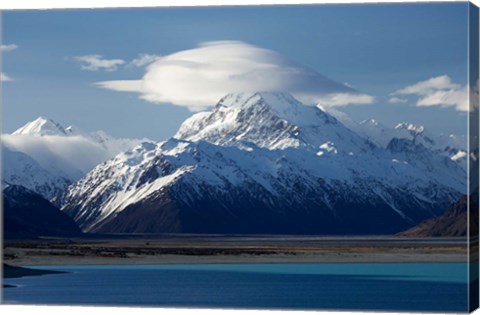 Framed Aoraki Mount Cook and Lake Pukaki, Mackenzie Country, South Canterbury, South Island, New Zealand Print