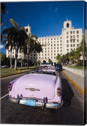 Framed Cuba, Havana, Hotel Nacional, 1950s Classic car Print