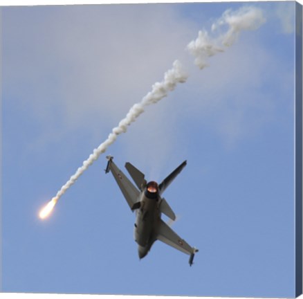 Framed F-16AM Fighting Falcon spitting Flare Print