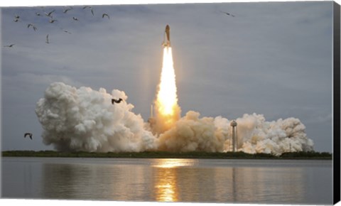 Framed Space shuttle Atlantis lifts off from the Kennedy Space Center, Florida Print
