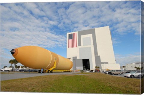 Framed External Tank 130 Rolls Toward Kennedy Space Center&#39;s Vehicle Assembly Building Print