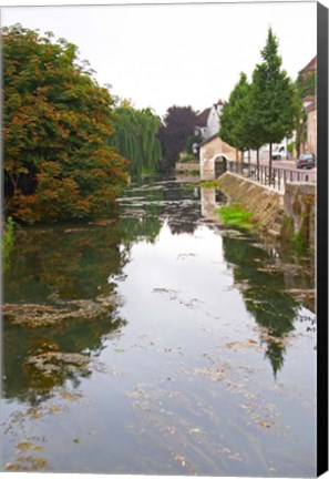 Framed River Serein Flowing Through Chablis in Bourgogne, France Print