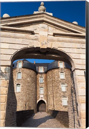 Framed Chateau Musee, Boulogne sur Mer Print