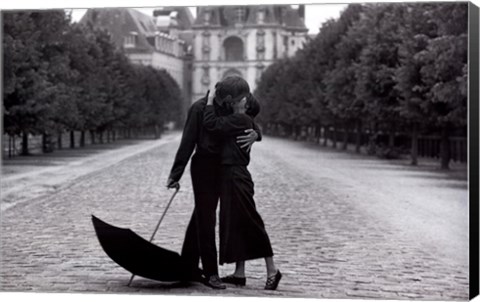 Framed Parisian Kiss Print