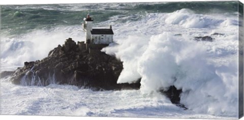 Framed Phare de Tavennec Print