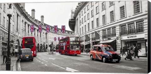 Framed Buses and taxis in Oxford Street, London Print