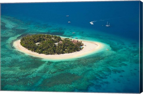 Framed Beachcomber Island Resort, Mamanuca Islands, Fiji Print