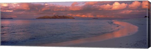 Framed Island in the during sunset, Veidomoni Beach, Mamanuca Islands, Fiji Print